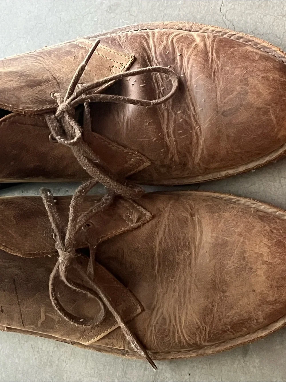 Clarks Men's Tan Brown Leather Chukka Boots